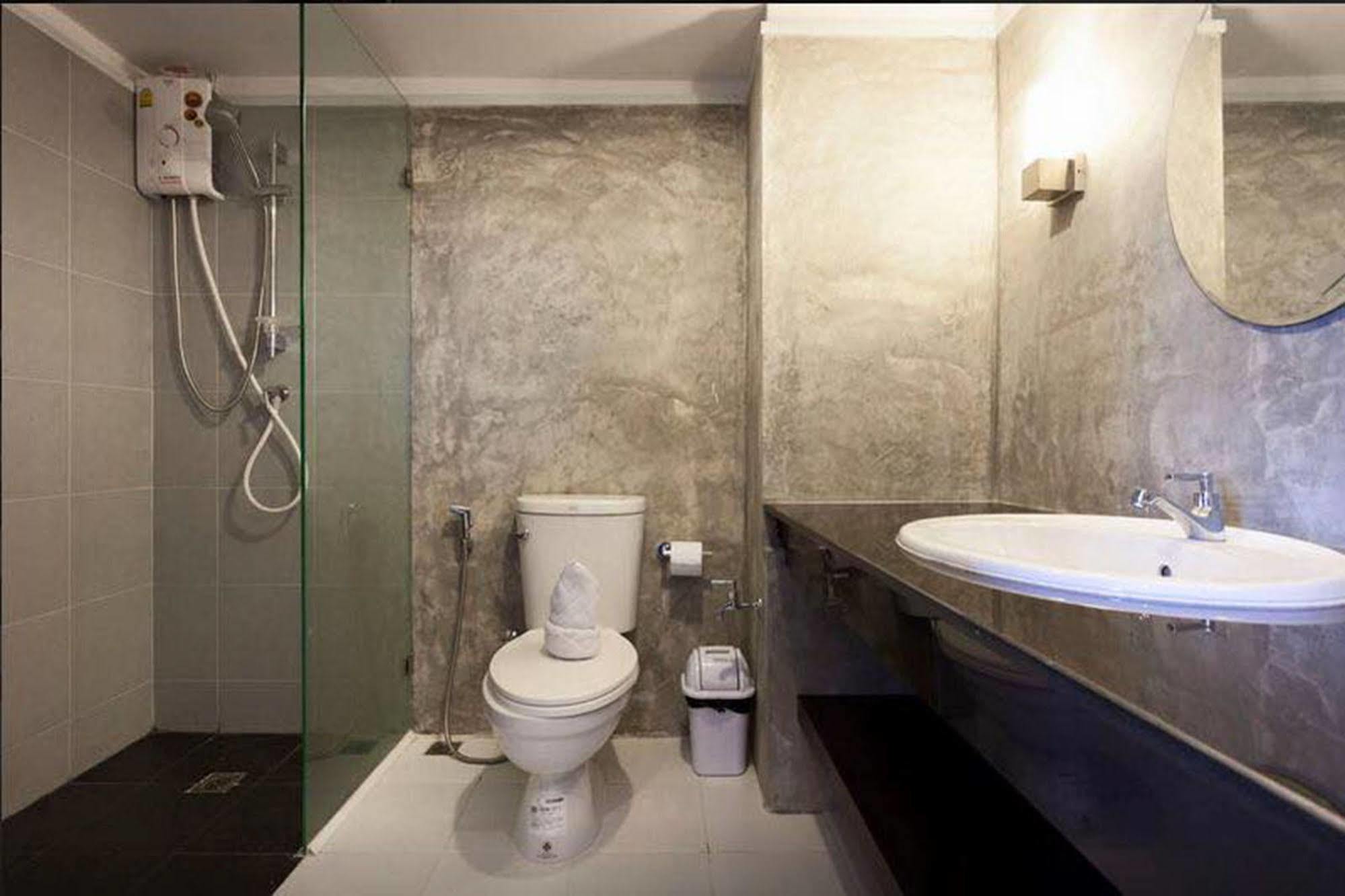 צ'יאנג מאי Sereno Airport Hotel מראה חיצוני תמונה